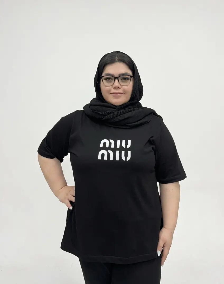 تیشرت سایز بزرگ زنانه نخی طرح میو میو (Miu Miu) مشکی
